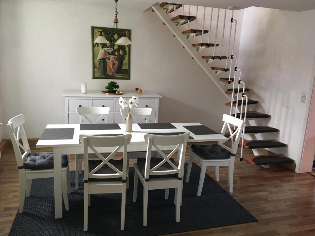 Schöne Große Wohnung, Terrasse, Kamin, Parkplatz, Greifswald Exterior foto